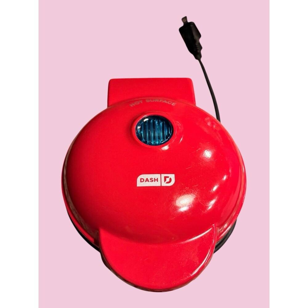 Dash DMW001RD Mini Waffle Maker 4 inch Red breakfast